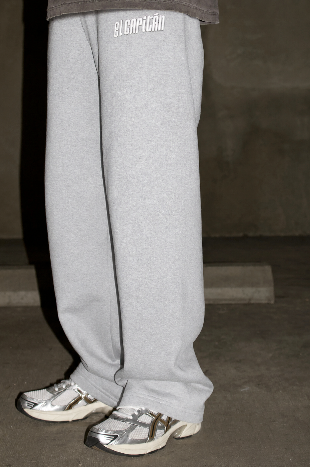 EMBROIDERED BAGGY SWEATPANTS - [ASH]