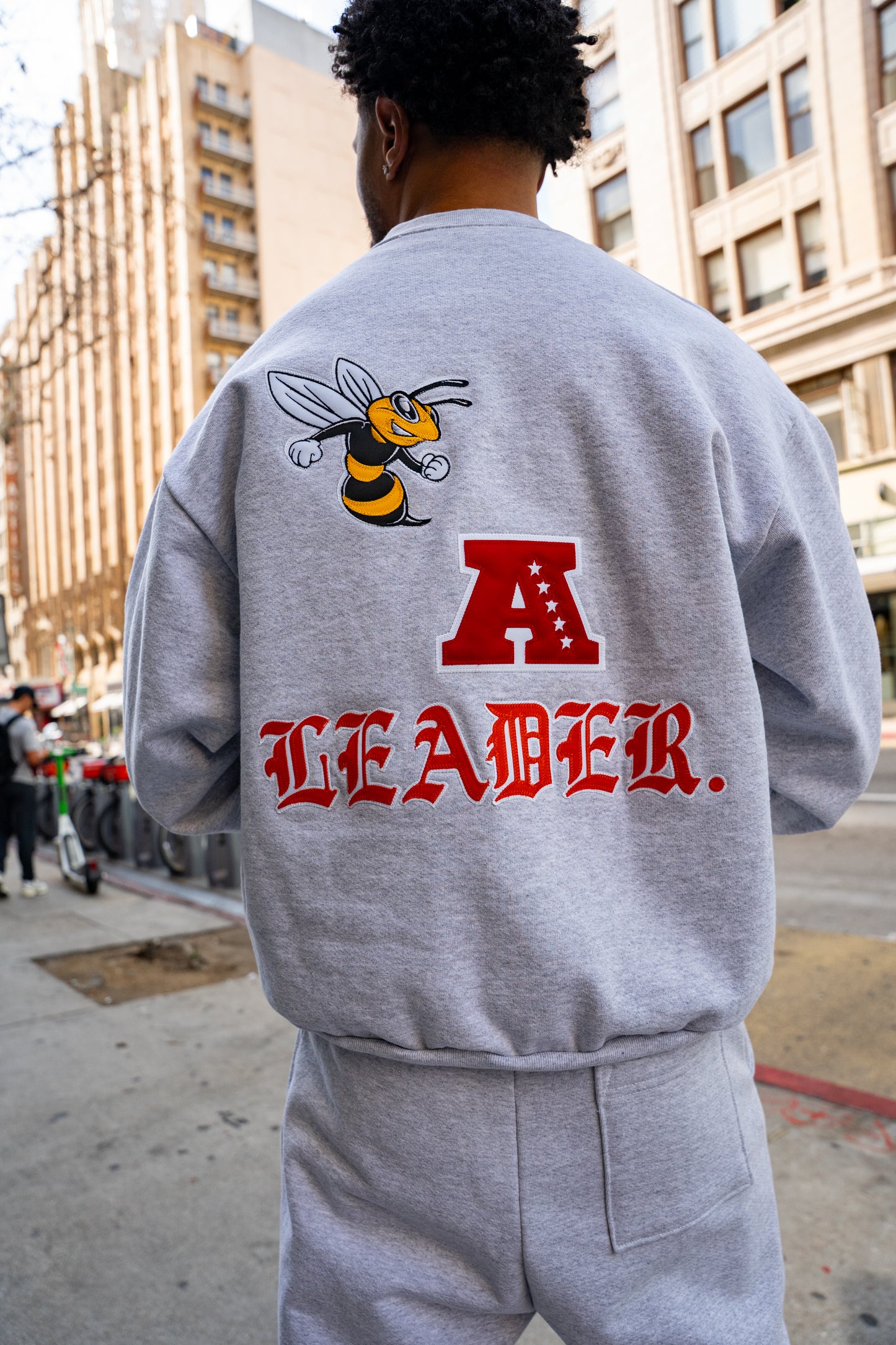 🐝 🅰️ 𝐋𝐄𝐀𝐃𝐄𝐑. [NEW YORK] AUTHENTIC SWEATSHIRT