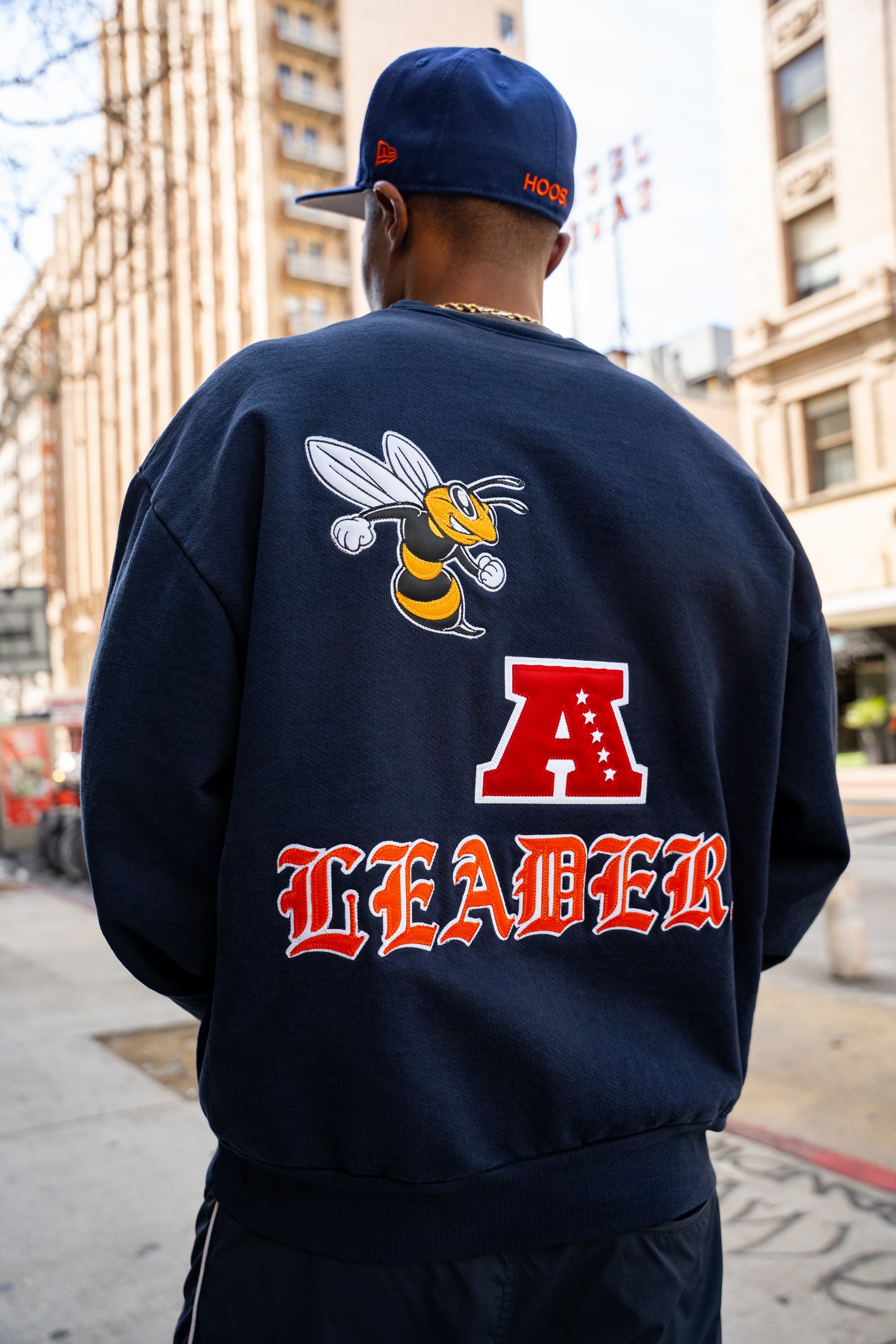 🐝 🅰️ 𝐋𝐄𝐀𝐃𝐄𝐑. [VIRGINIA] AUTHENTIC SWEATSHIRT
