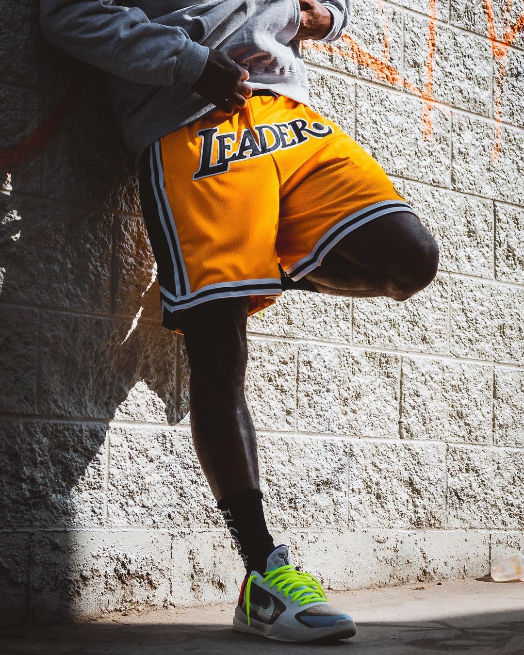 AUTHENTIC LEADER. SHORTS